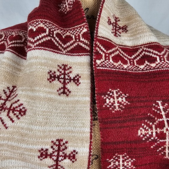 Coldwater Creek Red Cream Snowflake Heart Fair Isle Infinity Loop Scarf NWOT - Picture 2 of 9